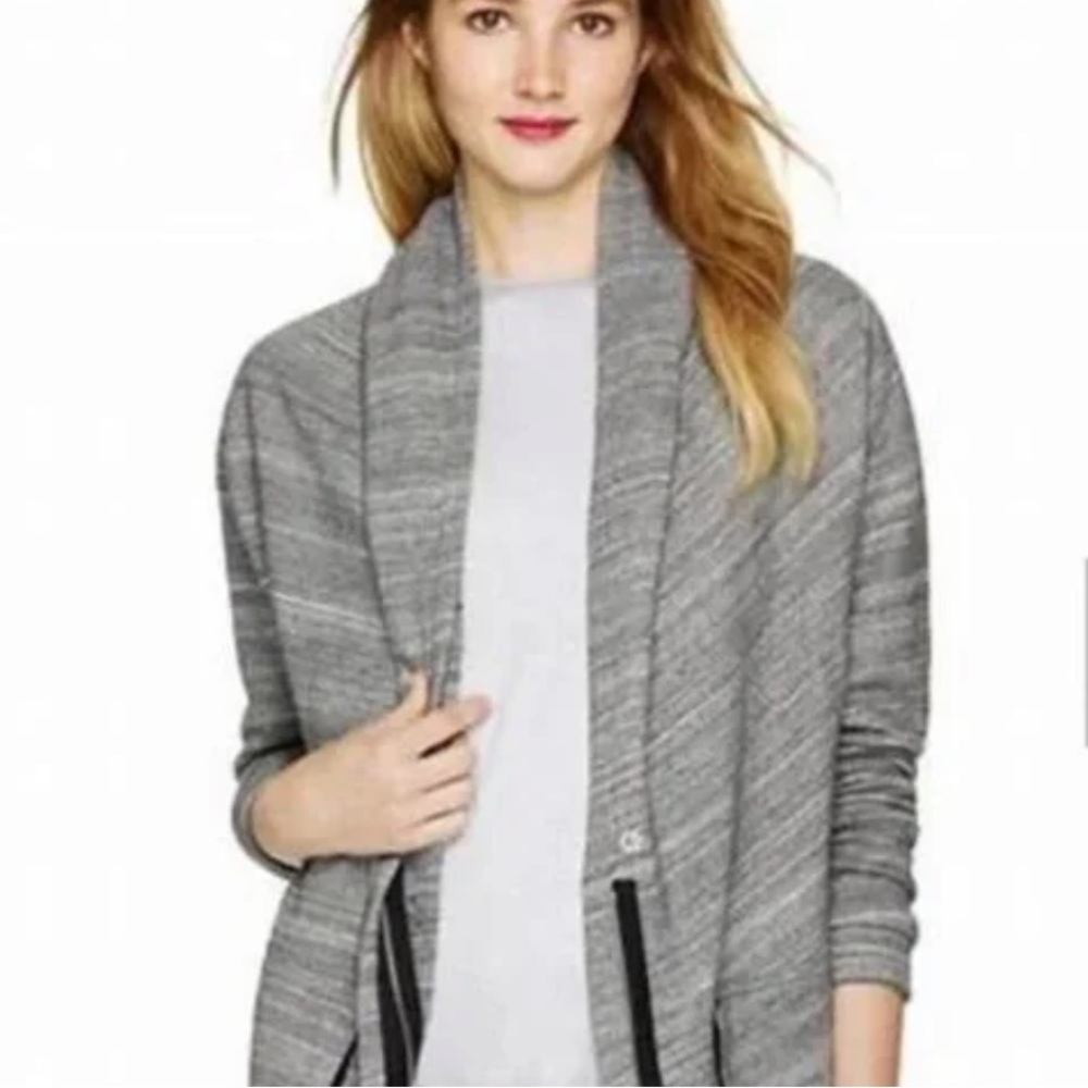 Wilfred free Sweater
